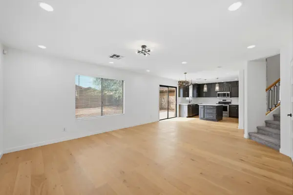 6209 W JONES Avenue, Phoenix, AZ 85043