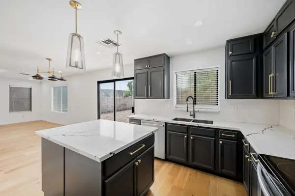 6209 W JONES Avenue, Phoenix, AZ 85043