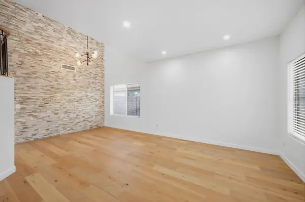 6209 W JONES Avenue, Phoenix, AZ 85043