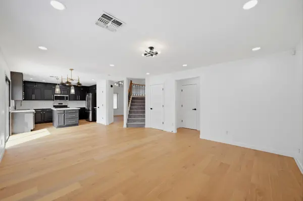 6209 W JONES Avenue, Phoenix, AZ 85043