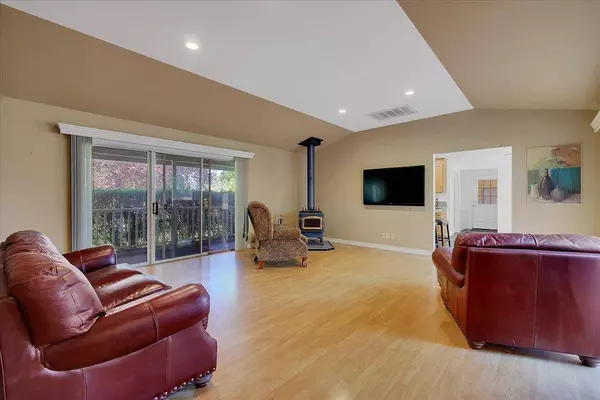 8890 Daguerra Point DR, Marysville, CA 95901