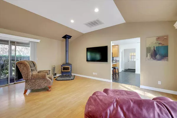 8890 Daguerra Point DR, Marysville, CA 95901