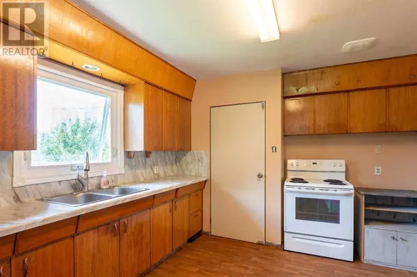 3902 45 Street, Ponoka, AB t4j1b4