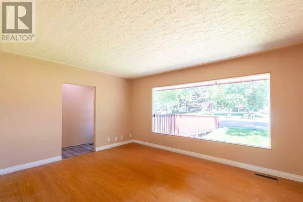 3902 45 Street, Ponoka, AB t4j1b4