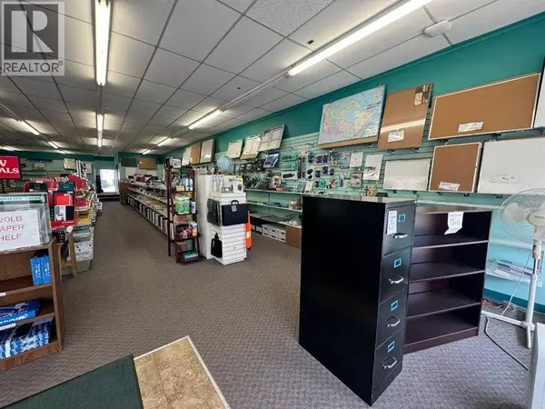 5026 50 Avenue, Ponoka, AB T4J1G3