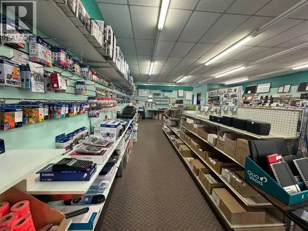 5026 50 Avenue, Ponoka, AB T4J1G3