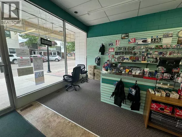 5026 50 Avenue, Ponoka, AB T4J1G3