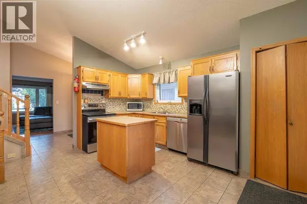 14 Edgington Avenue, Red Deer, AB T4R2K9