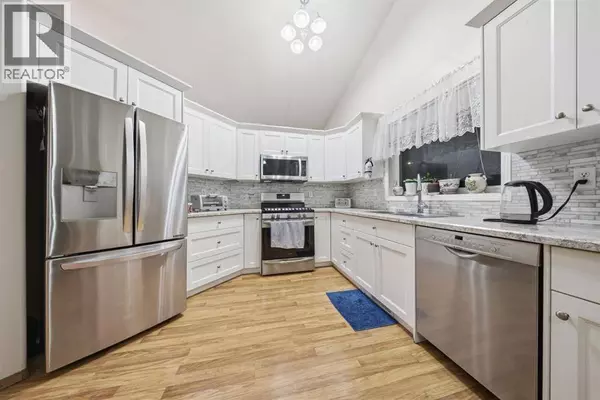 5905 61 Avenue, Ponoka, AB T4J1T8