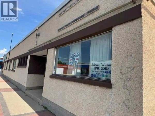 5033 50 Avenue, Ponoka, AB T4J1C5