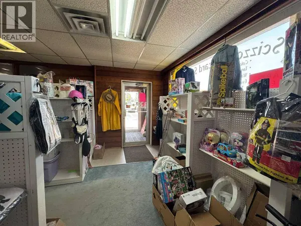 5033 50 Avenue, Ponoka, AB T4J1C5