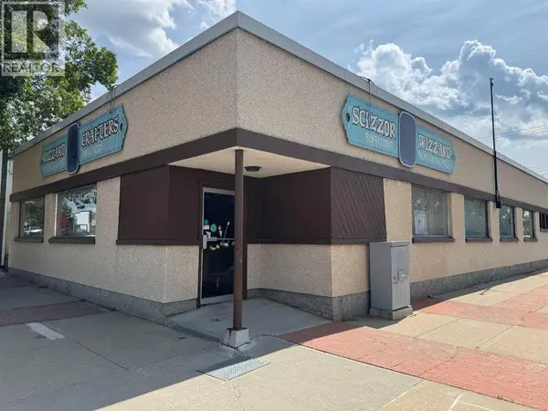 5033 50 Avenue, Ponoka, AB T4J1C5