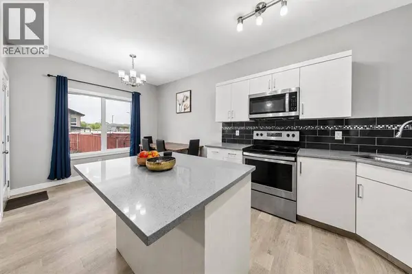 89 Metcalf Way, Lacombe, AB T4L0J9