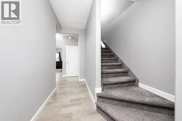 89 Metcalf Way, Lacombe, AB T4L0J9