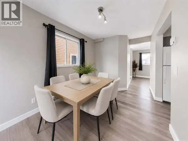 218 Falmere Way NE, Calgary, AB T3J2X9
