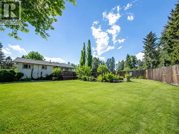 5035 58 Street Close, Rocky Mountain House, AB T4T1G5
