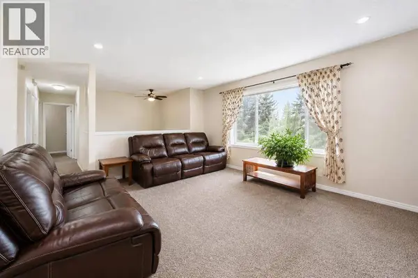 5035 58 Street Close, Rocky Mountain House, AB T4T1G5
