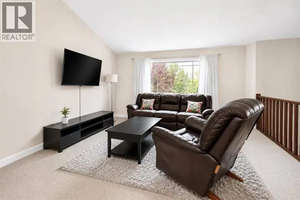 336 Kingston Drive, Red Deer, AB T4P0H2