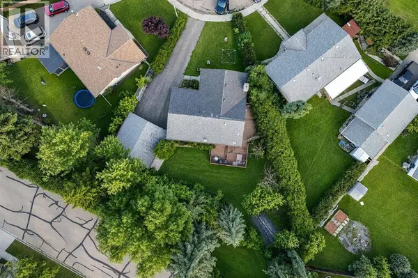 5728 51 Avenue, Ponoka, AB T4J1K5