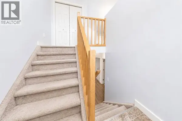 6209 59 Street, Ponoka, AB T4J0B2