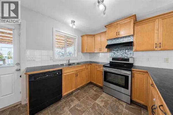 6209 59 Street, Ponoka, AB T4J0B2