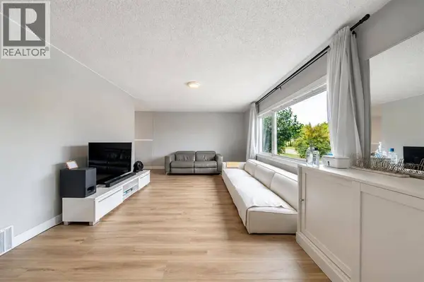 516 Terrace Park, Red Deer, AB T4N1V8
