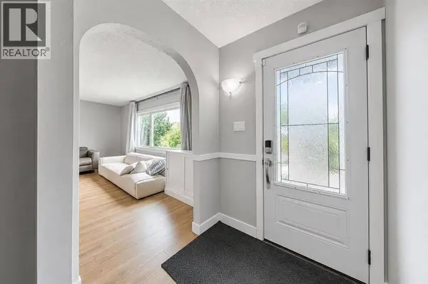 516 Terrace Park, Red Deer, AB T4N1V8