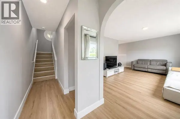 516 Terrace Park, Red Deer, AB T4N1V8