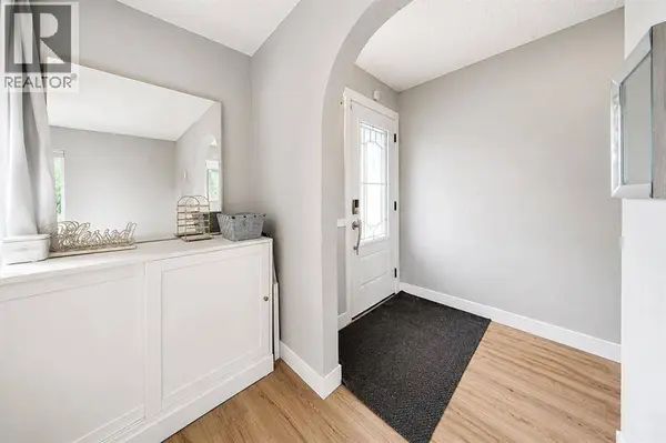 516 Terrace Park, Red Deer, AB T4N1V8