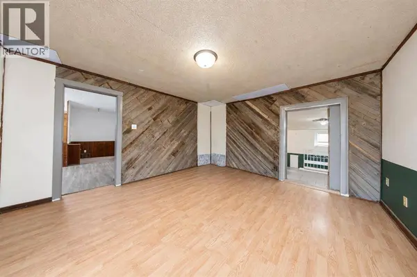 5006 47 Avenue, Ponoka, AB T4J1J3