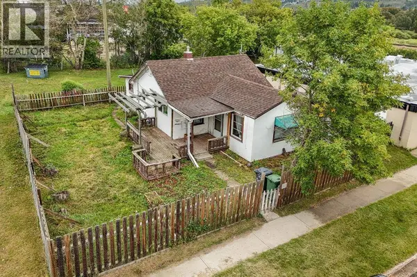 5006 47 Avenue, Ponoka, AB T4J1J3