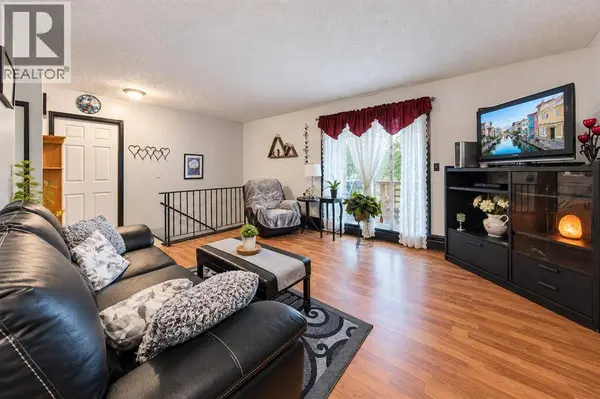 5918 57 Avenue, Red Deer, AB T4N4S7