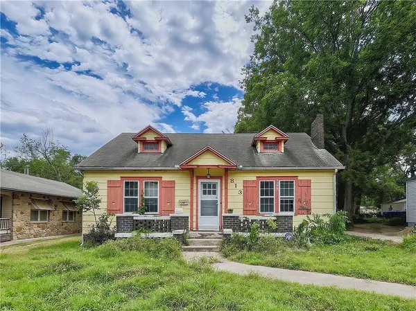 813 E Main ST, Independence, KS 67301