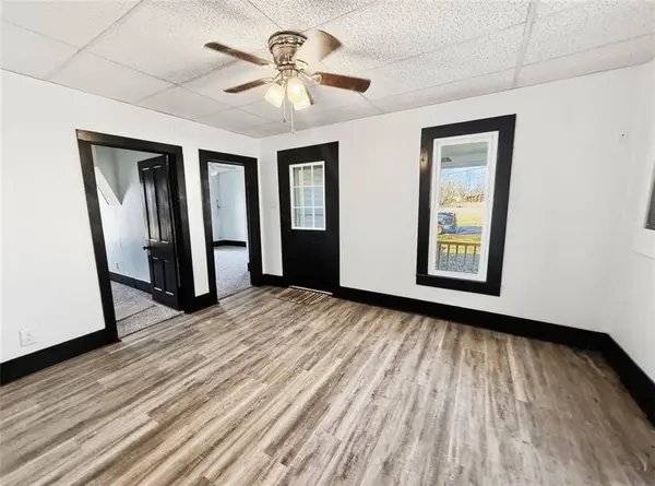 604 E 6th ST, Altamont, KS 67330