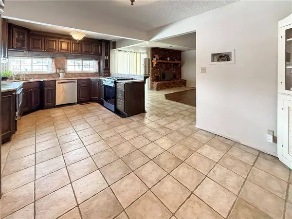 3040 Regency DR, Independence, KS 67301