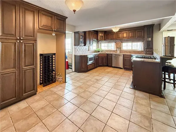 3040 Regency DR, Independence, KS 67301