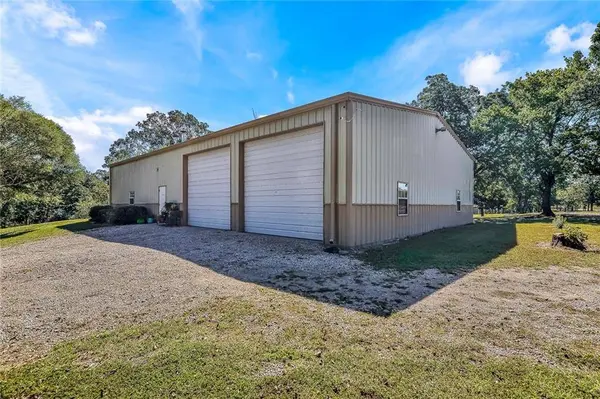 406B 21000 RD, Cherryvale, KS 67335