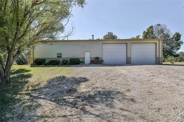 406B 21000 RD, Cherryvale, KS 67335