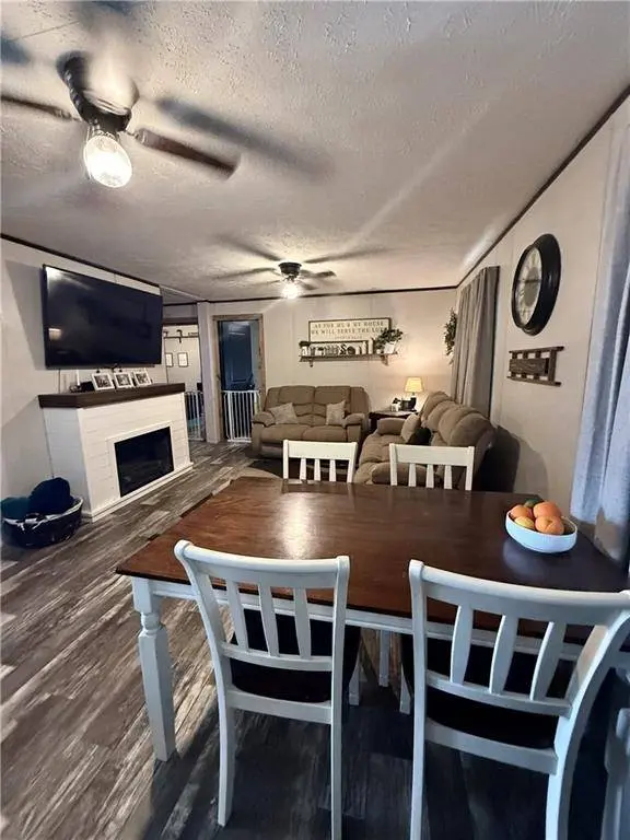 19525 50th RD, Parsons, KS 67357