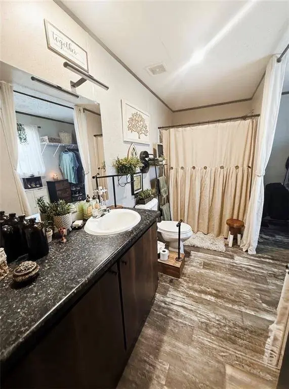 19525 50th RD, Parsons, KS 67357