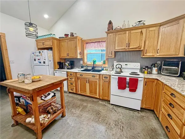 923 Park ST, Cherryvale, KS 67335