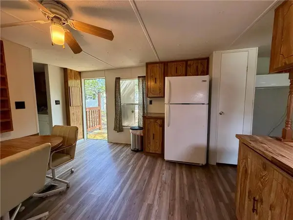 515 W 1st ST, Cherryvale, KS 67335