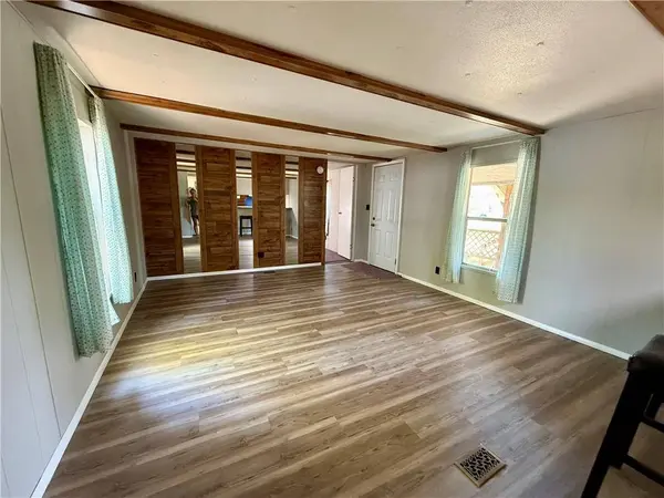 515 W 1st ST, Cherryvale, KS 67335