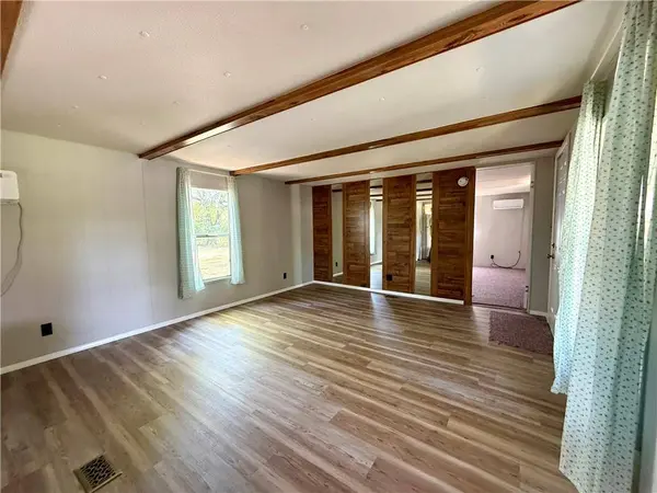 515 W 1st ST, Cherryvale, KS 67335