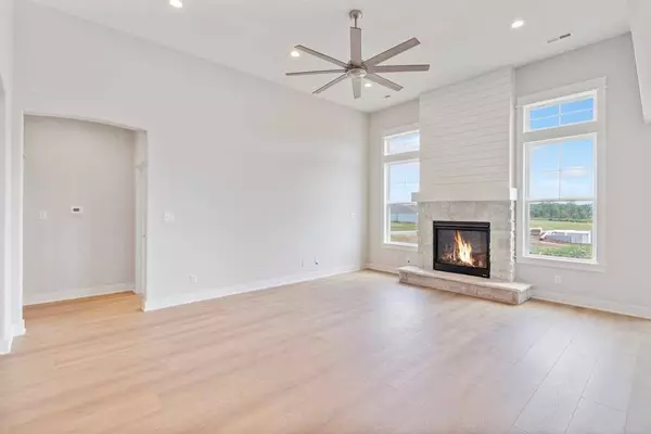 1811 Halls Creek AVE, Raymore, MO 64083