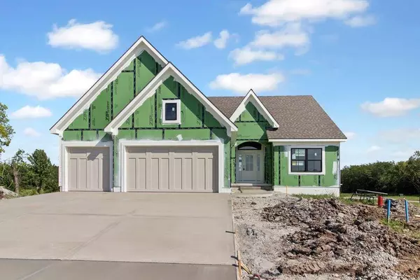 1841 Woodward CIR, Raymore, MO 64083