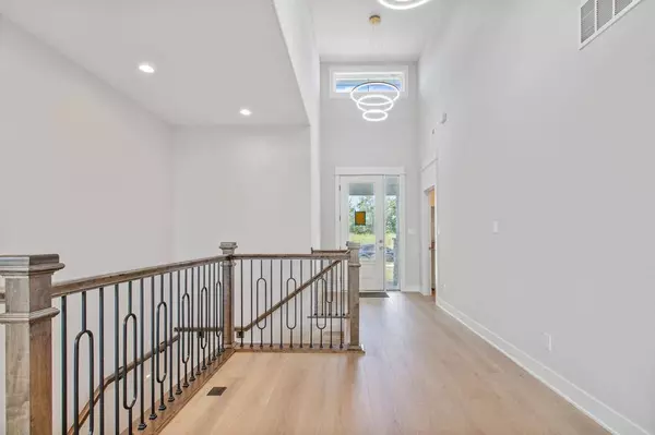 1811 Halls Creek AVE, Raymore, MO 64083