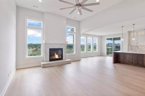 1811 Halls Creek AVE, Raymore, MO 64083