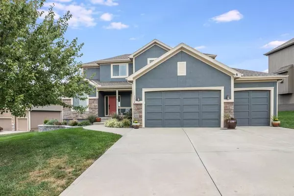 1214 High Ridge CT, Raymore, MO 64083