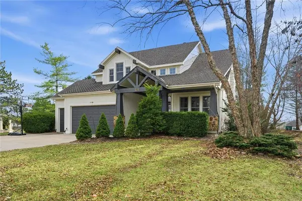 15088 Sherwood ST, Leawood, KS 66224